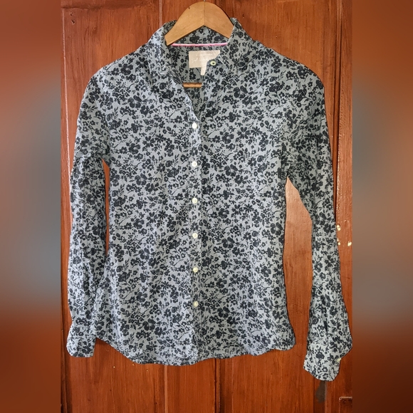 Banana Republic Tops - Banana Republic Soft Wash Shirt Floral